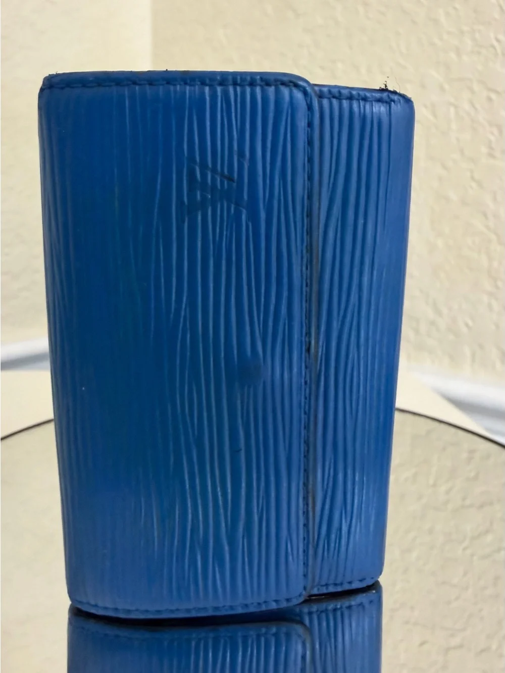 Louis Vuitton Epi Leather Key Holder Key Clave Blue 6 Keys
